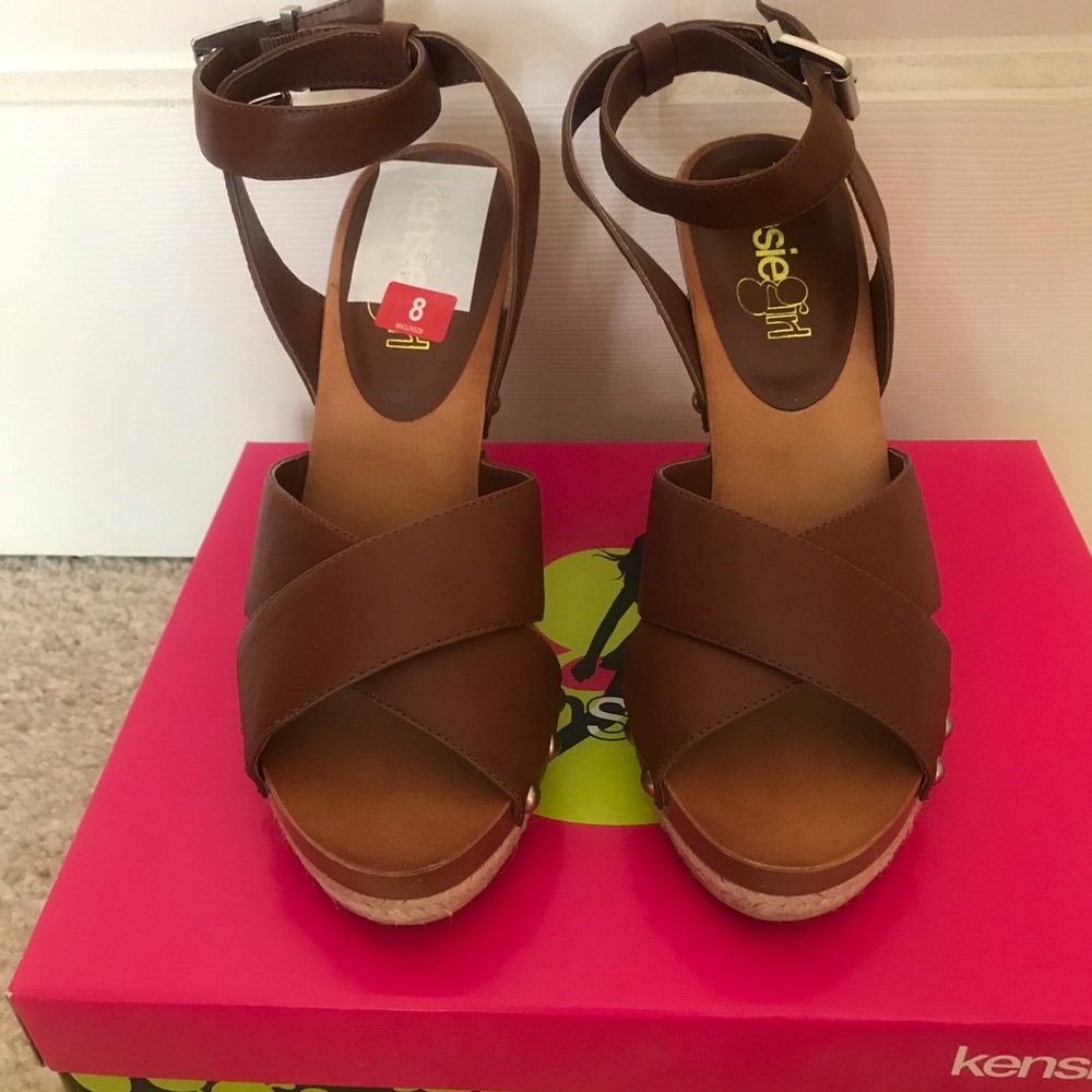 Wooden high heels